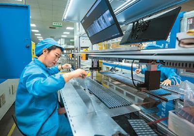 去年中国光伏产品出口同比增长67.8 ,成为外贸出口 新三样 之一